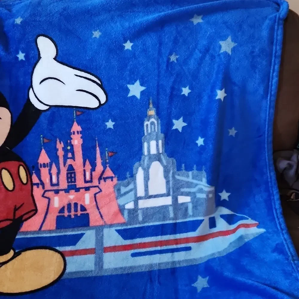 Disneyland Mickey Mouse Soft Throw Blanket